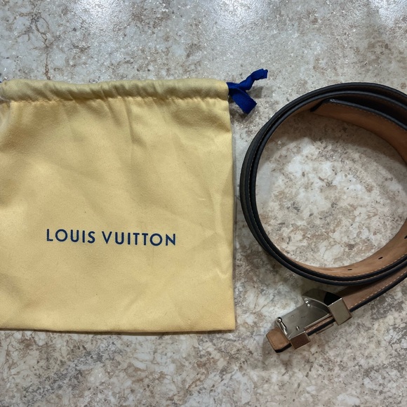 LOUIS VUITTON INITIALS BELT (BARELY USED) - Picture 3 of 4